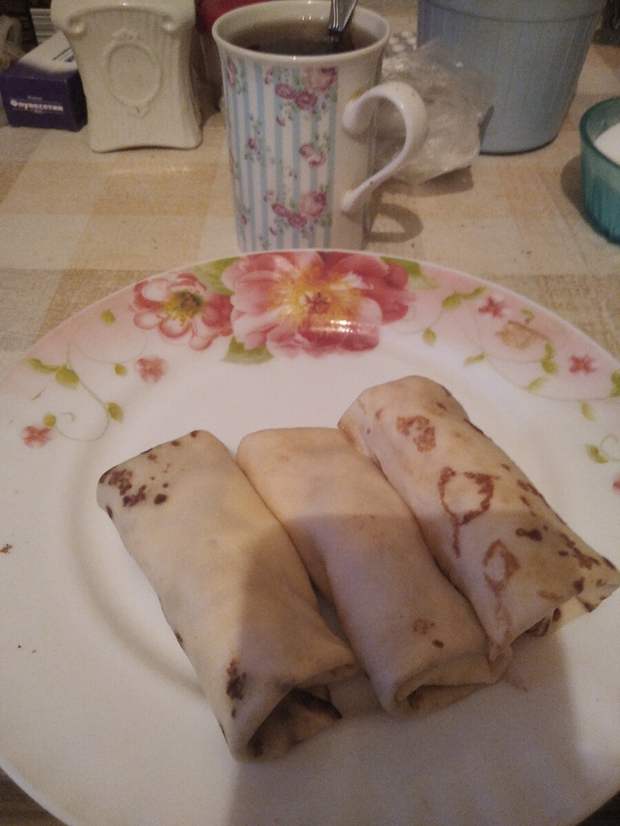 На обед блины с творогом.