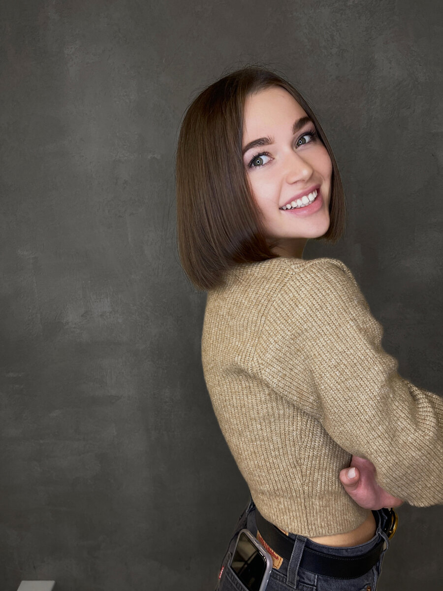 Каре с натуральным оттенком волос. 