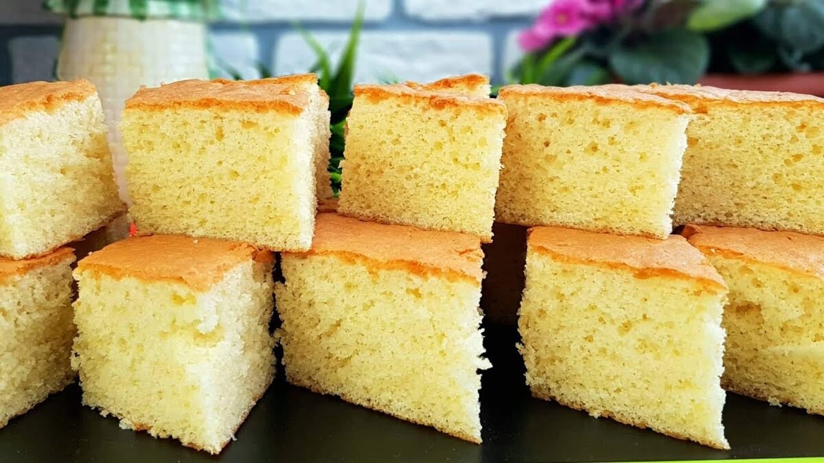 Бисквит с вареньем в духовке. Пирог на кефире. Шарлотка бисквитная. Бисквит к чаю быстро и вкусно. Яичный бисквит.