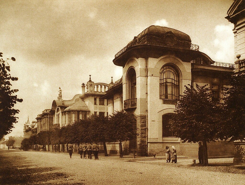 Панорама Поварской улицы в начале XX в. (Яндекс картинки)
