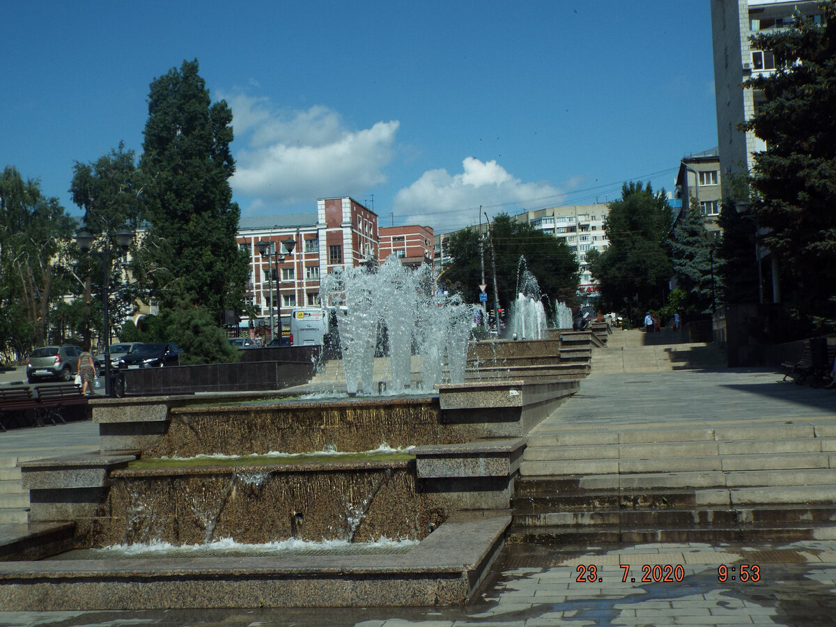 А это каскад фонтанов на площади К.Федина