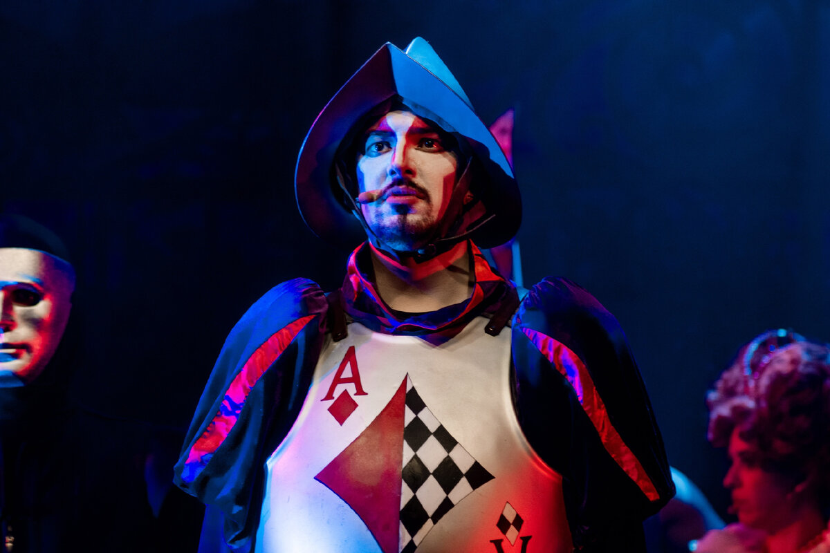 Туз из "Алисы в Стране чудес"