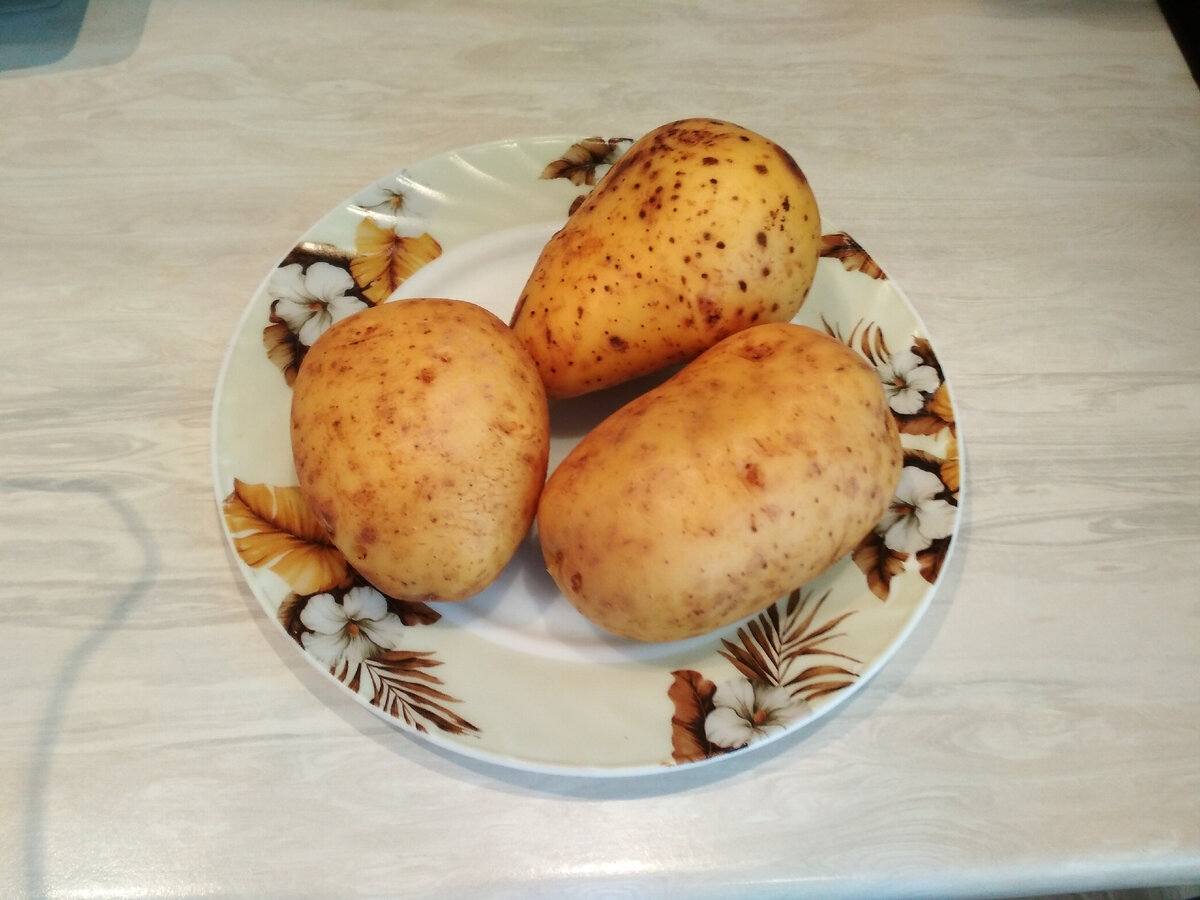 У меня сегодня простой ужин и я приготовила три штуки.