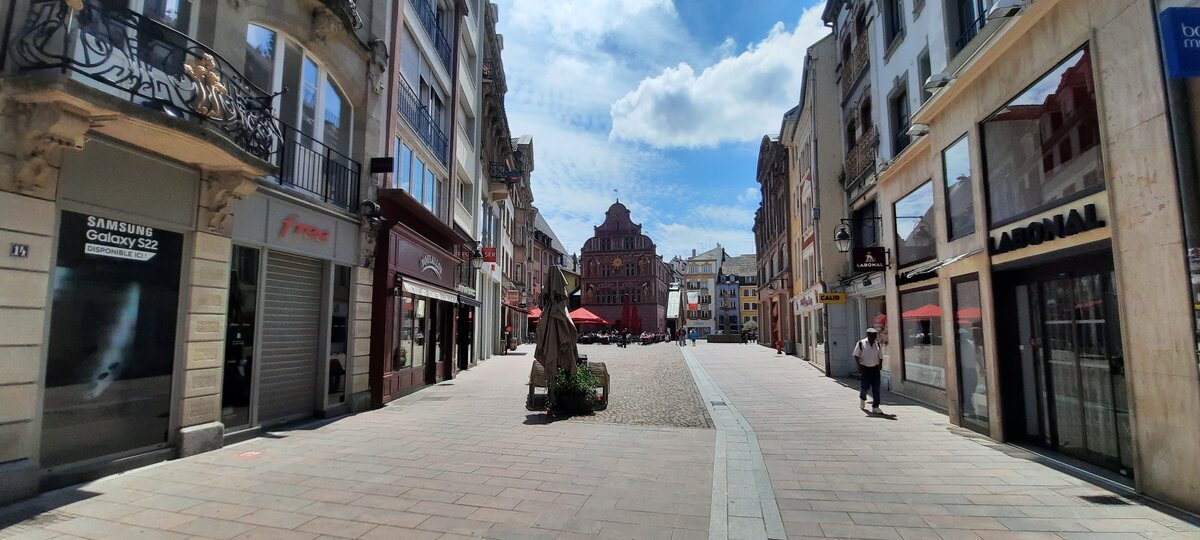 На улицах одни африканцы...