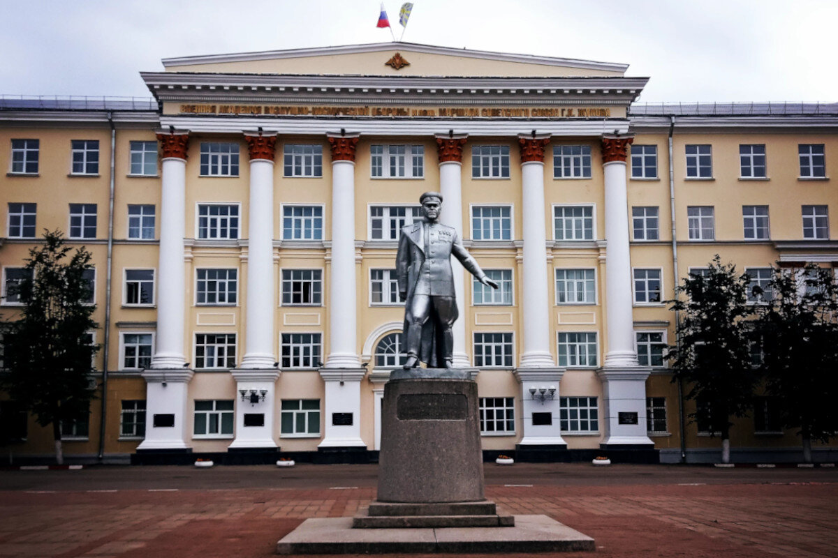 Академия ВКО имени Жукова в Твери. Фото автора.