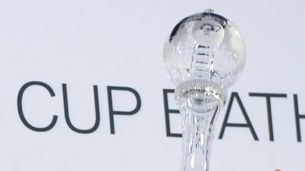    Малый Хрустальный глобус по биатлону© РИА Новости / Алексей Филиппов