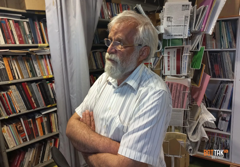 Алексей Мосин во время обыска в офисе «Мемориала». Фото: Елена Шукаева 