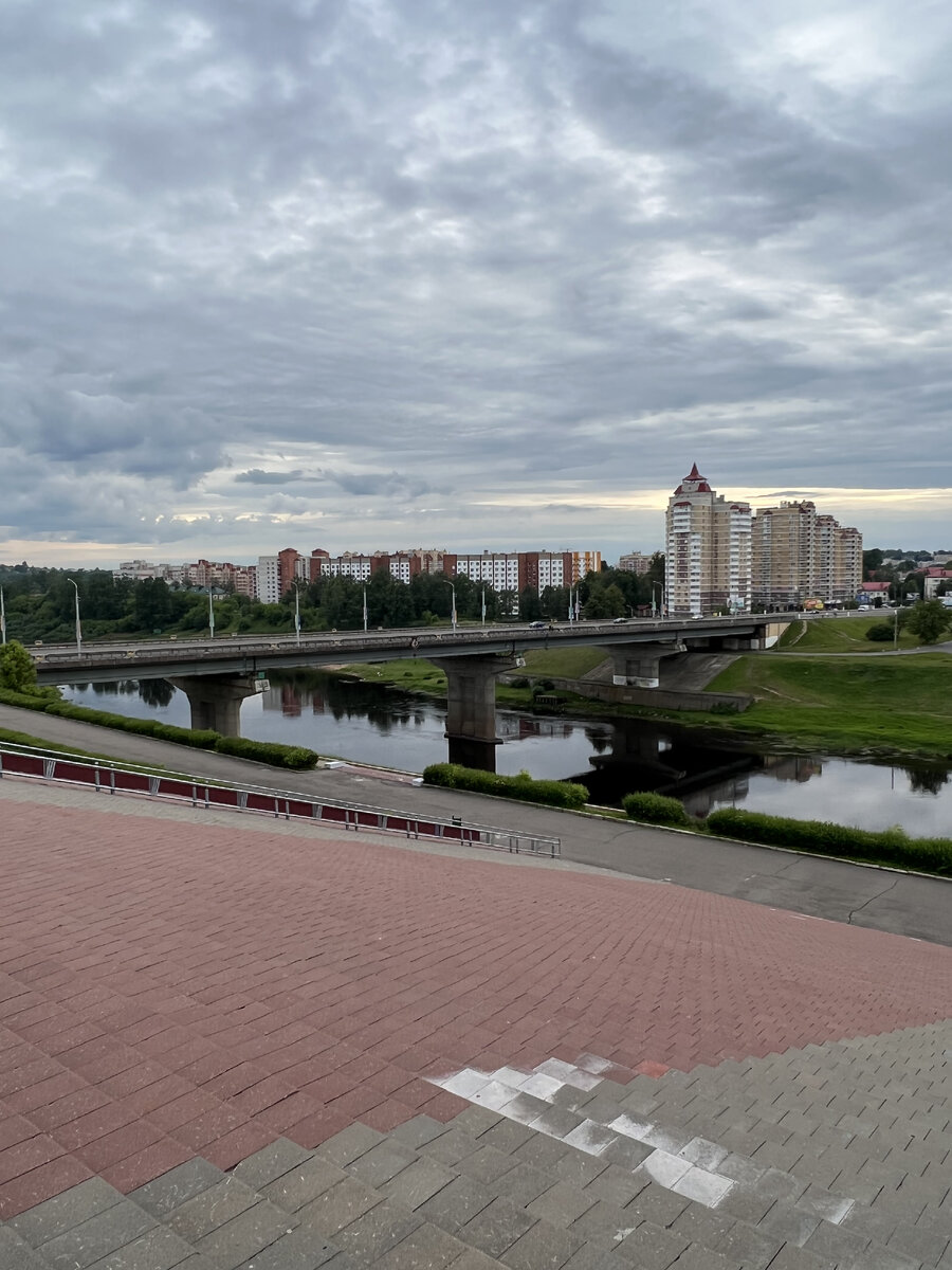 Вид с площадки мемориала на р. Западная Двина