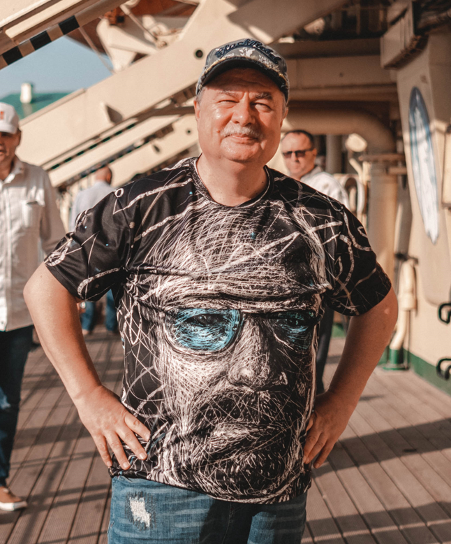 А это, собственно, автор