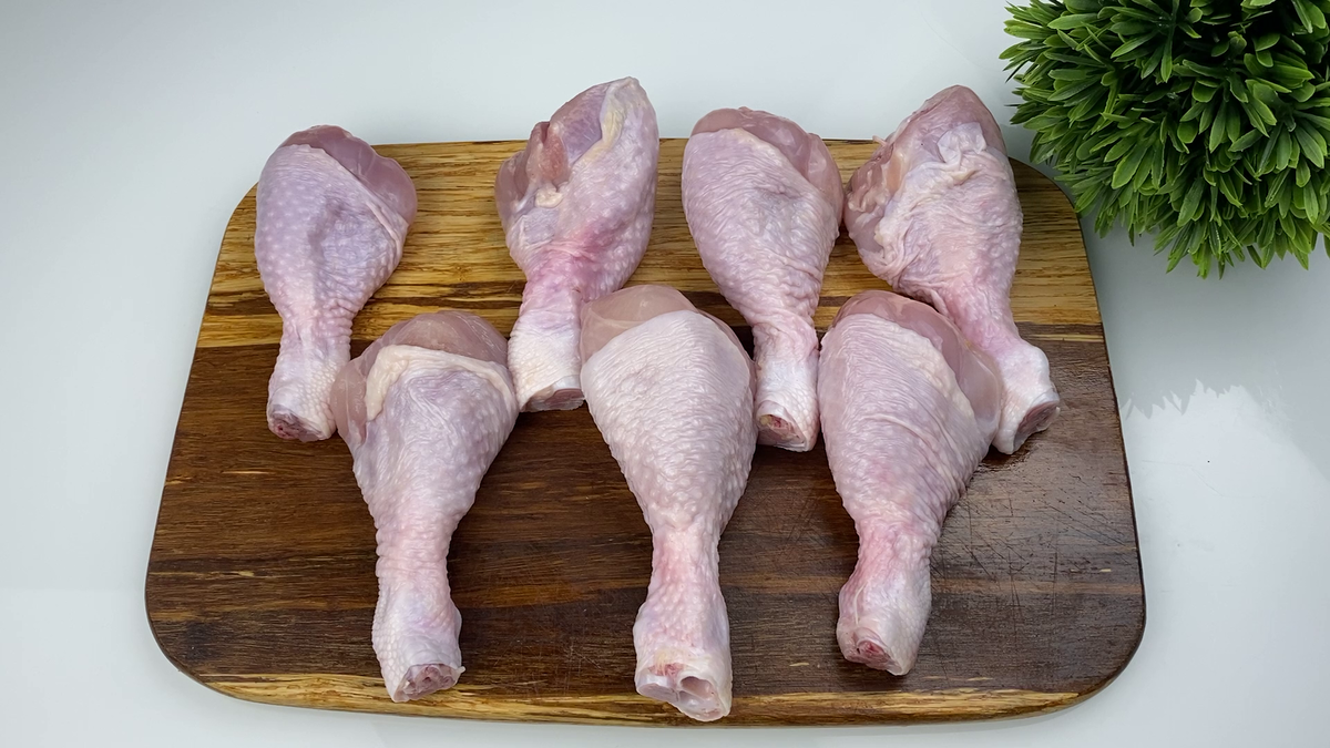 Куриные голени, запеченные в духовке по-гречески