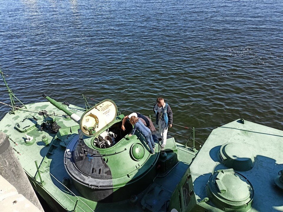     До этого можно было попасть на борт. Екатерина СИМОХИНА