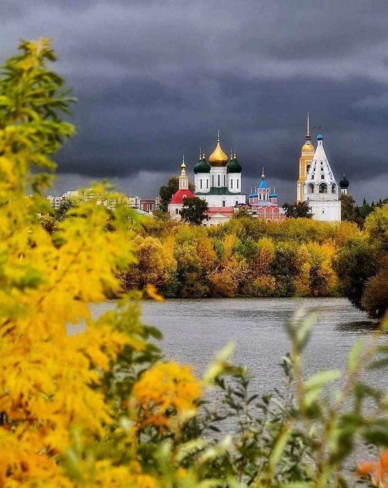 Осенняя пора, очей очарованье началась в Коломне!