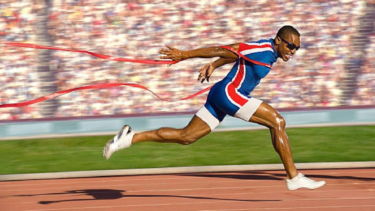    Бегун финиширует:iStockPhoto