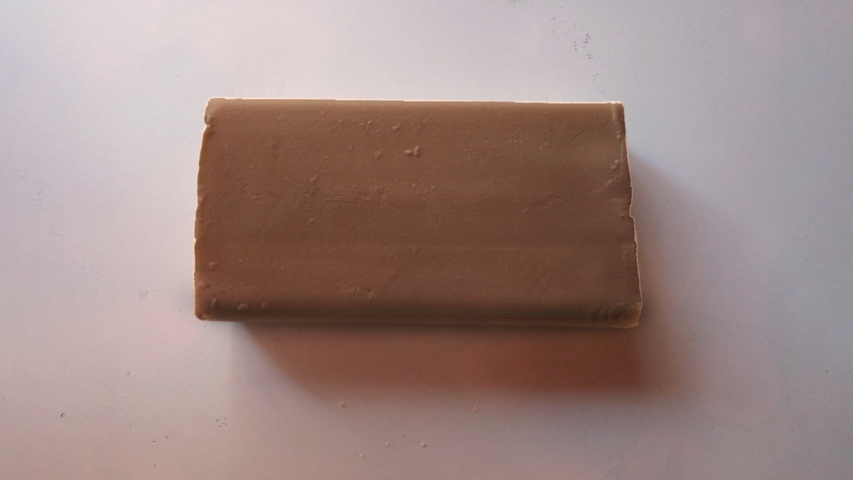 Дегтярное мыло – это древний и проверенный временем продукт, который находит свое применение в различных сферах жизни