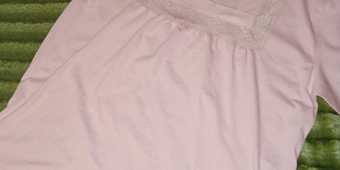 Как сшить футболку с квадратным вырезом и кружевной вставкой. Попробовала - получилось