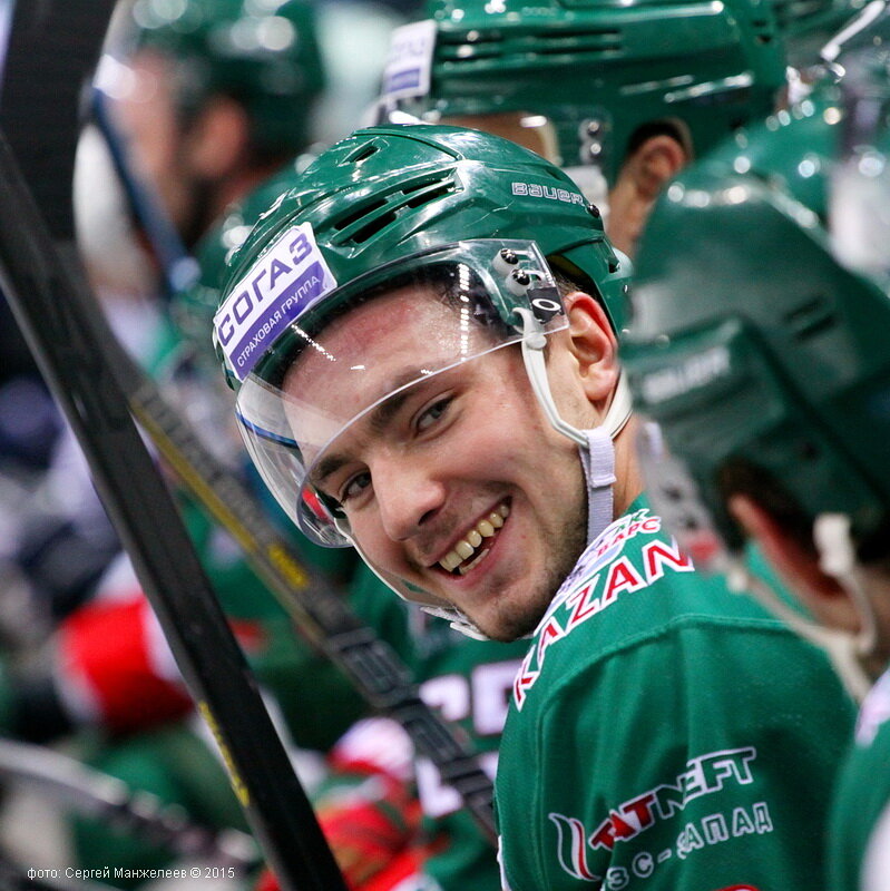 Бывший игрок хк Салават Юлаев, сейчас нападающий «Ак Барса» Александр Бурмистров может подписать контракт с ЦСКА. Его контракт с клубом истекает 30 апреля 2021 г. В сезоне в 44 матчах регулярного чемпионата в составе «Ак Барса» Бурмистров набрал 17 очков, а в плей-офф — 2  очка в 12 матчах.
