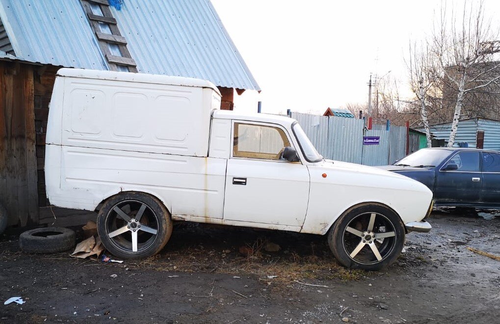 Автомобиль. Личное фото.