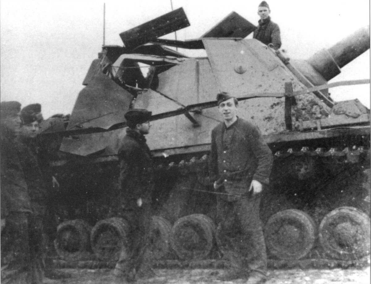 Немецкие танки после. Попадание в танк пантера су152. Танк пантера ИСУ 152. Пантера после попадания 152 мм снаряда. Пантера после попадания Су-152.