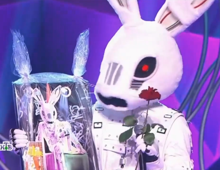 Заяц из шоу маска. Маска зайца шоу маска. Заяц шоу маска 2.