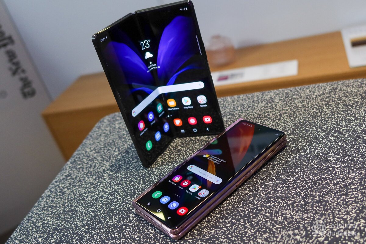 Samsung Galaxy Z Fold 2