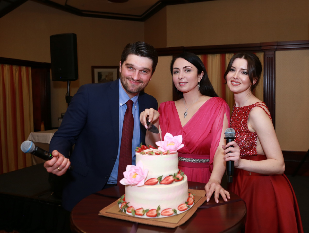 Вахтанг Беридзе, Алеса Качер, Карина Мартиросян. Праздничный торт XRAMOVA SWEET 