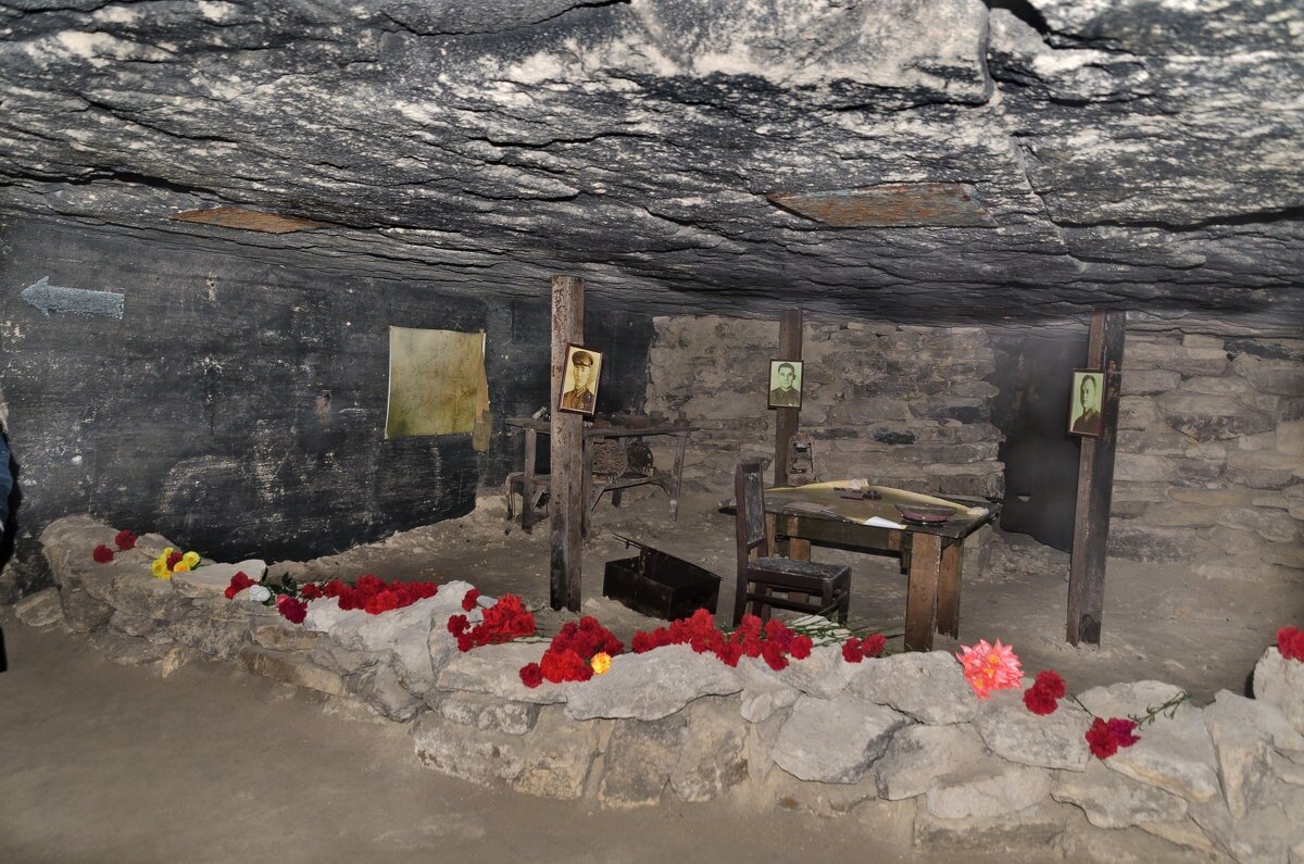 Мемориал в Аджимушкайских каменоломнях.