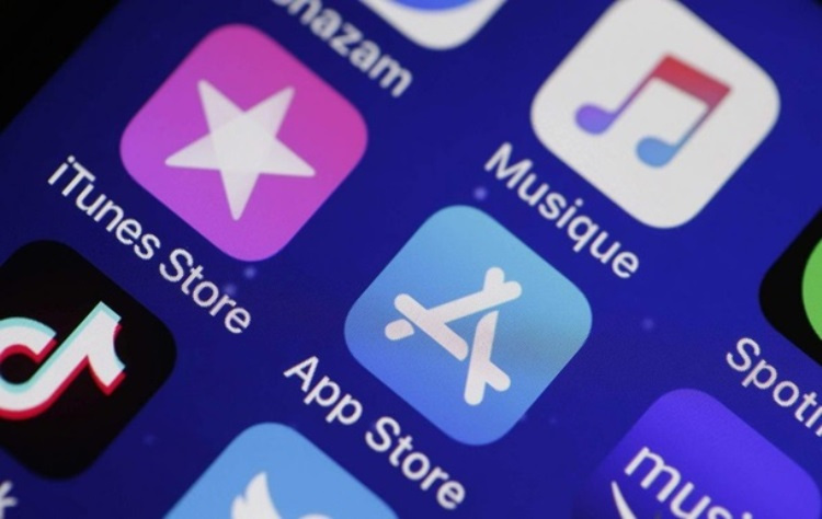 Спор возник из-за условий размещения приложений в App Store