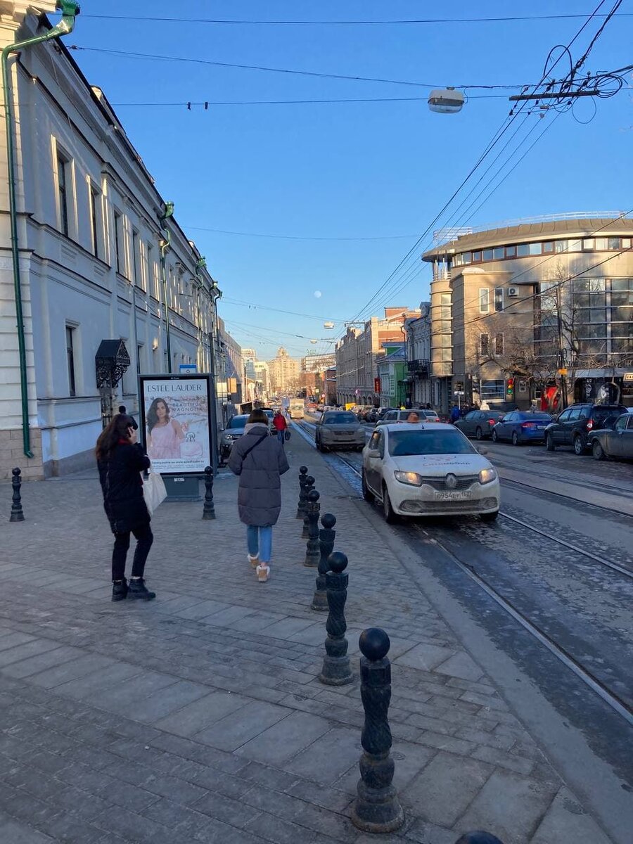 Пересечение Большой Покровской и Октябрьской