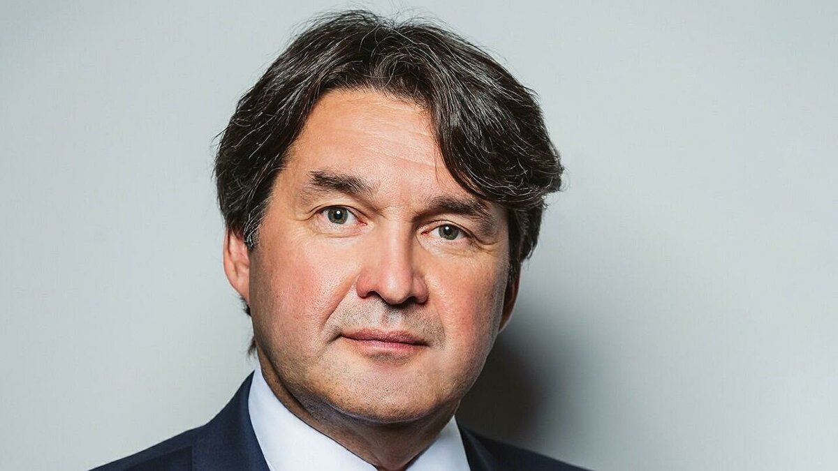 Как можно не верить этим глазам? Мы, например верим. Даже больше, чем себе