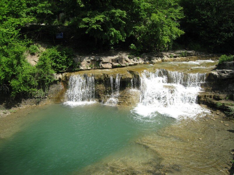 Водопад у ресторана