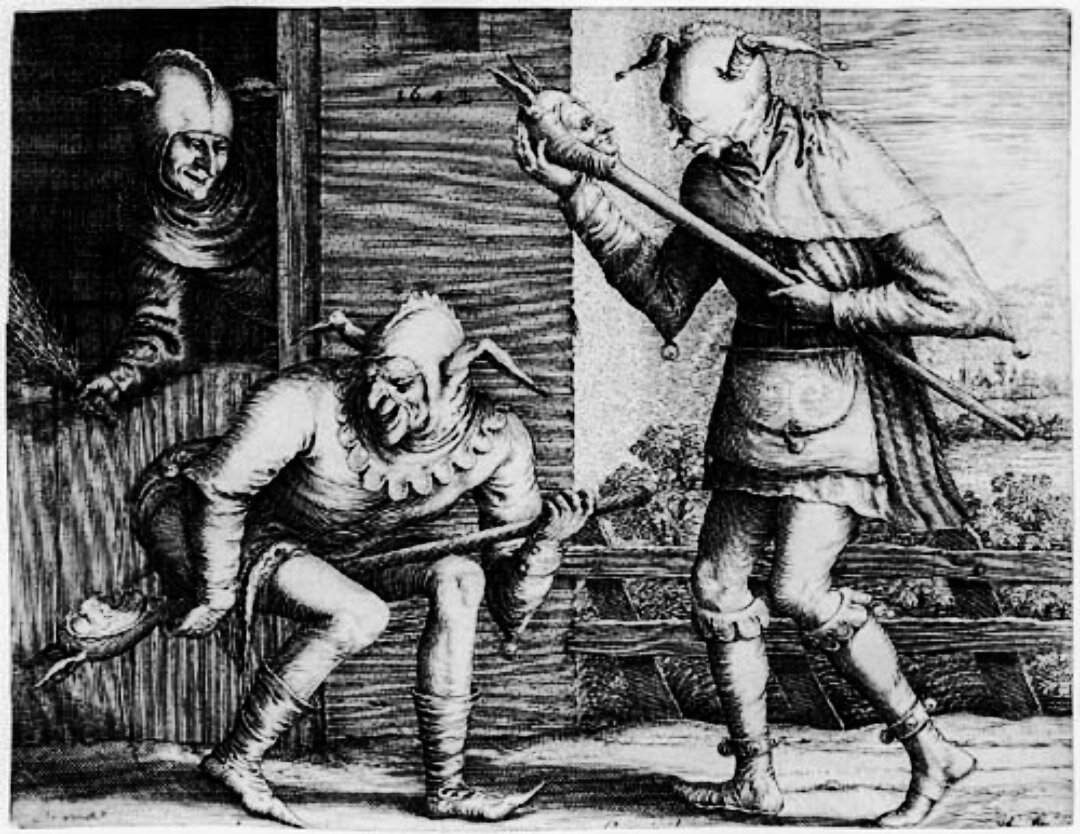 Шуты  в своём обличии.