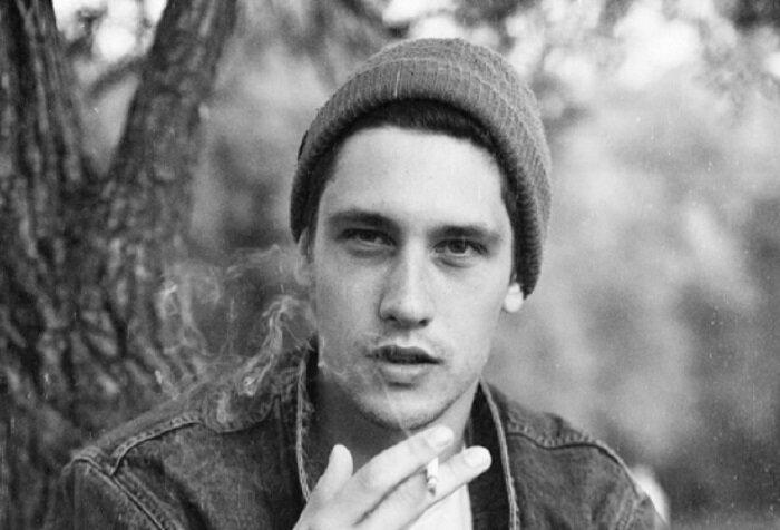 Сын актера ткачука. Идущий рядом красавец сын. Сынуля красавец. Красавцы сыночки. Идущий рядом красавец сын.