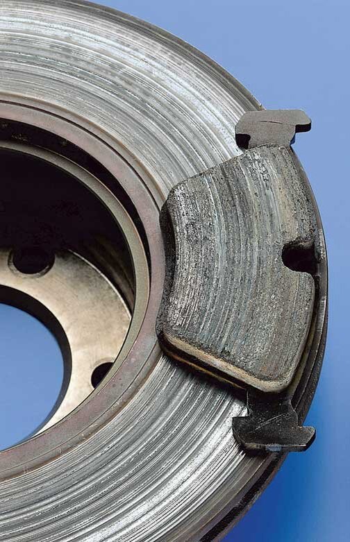 Нанесение данного состава на колодки и диск, снижает износ диска, а ...