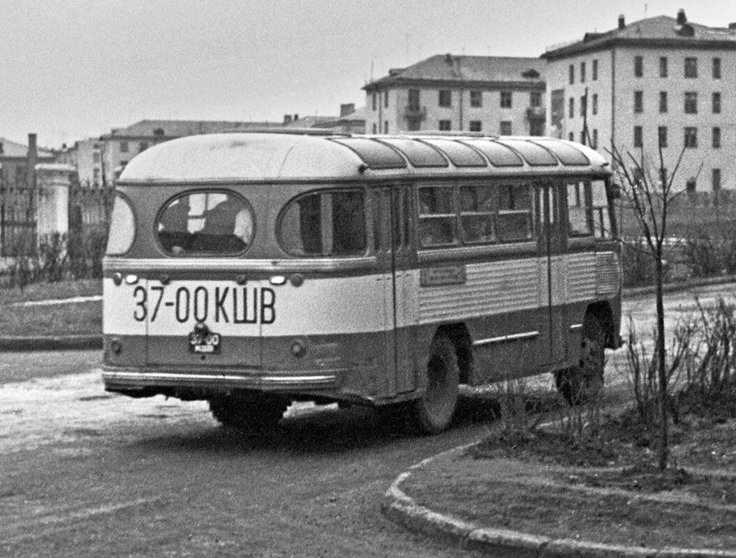 ПАЗ-652 сзади. Источник фото: drive2.ru
