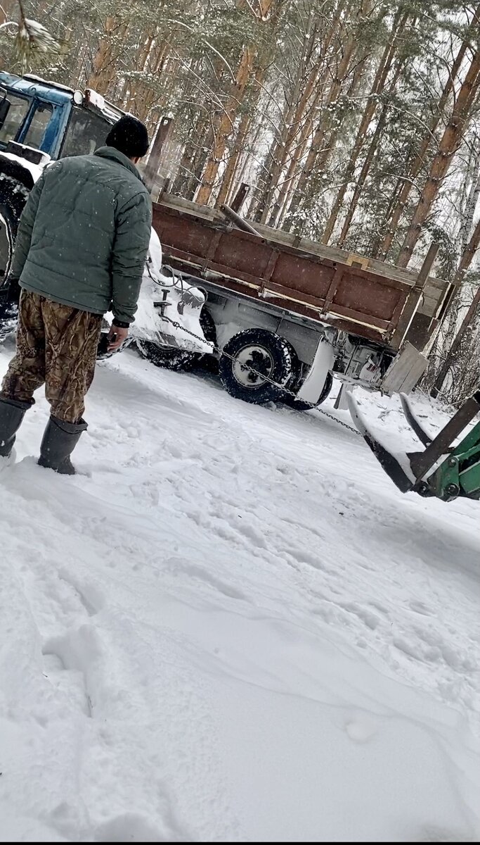 Как я съездил в лес за кругляком. Завели трактор с толкачя, достали машину  из кувета и т.д. Делюсь впечетлениями от поездки. | Крысиные бега. Путь к  Свободе | Дзен