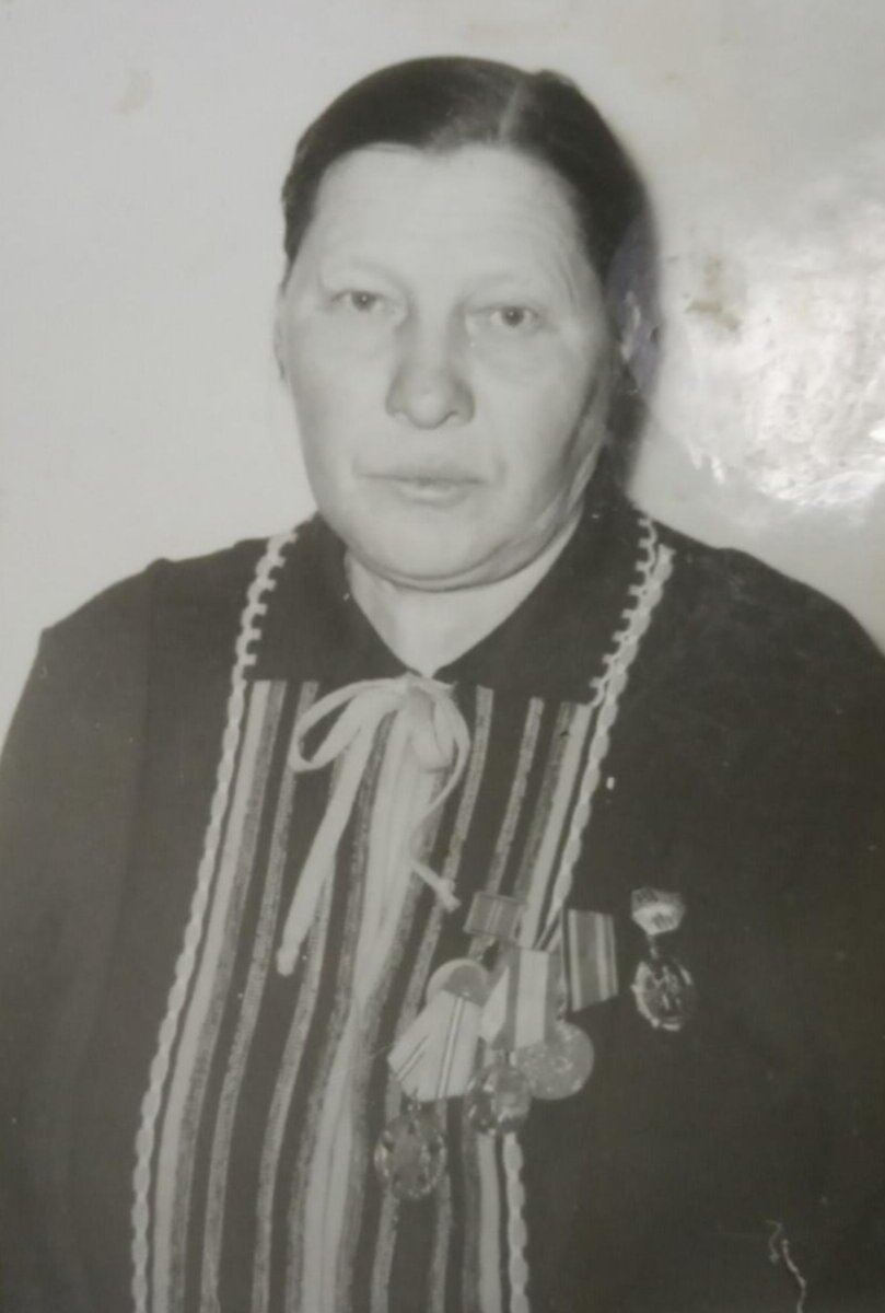 Баба Люба на праздновании дня Победы с наградами (фото из личного архива) 