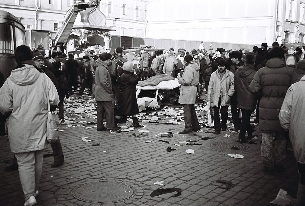 Октября 1990. Москва 1990 год. 1990 Год. Октябрь кино на улице.