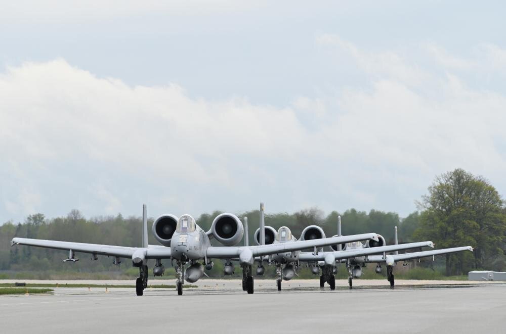 Рис.1. Штурмовики A-10С Thunderbolt II ВВС Национальной гвардии штата Мэриленд на авиабазе Лиелварде (Латвия) на учении DEFENDER-Europe 22. Фото:  MSgt Christopher Schepers.