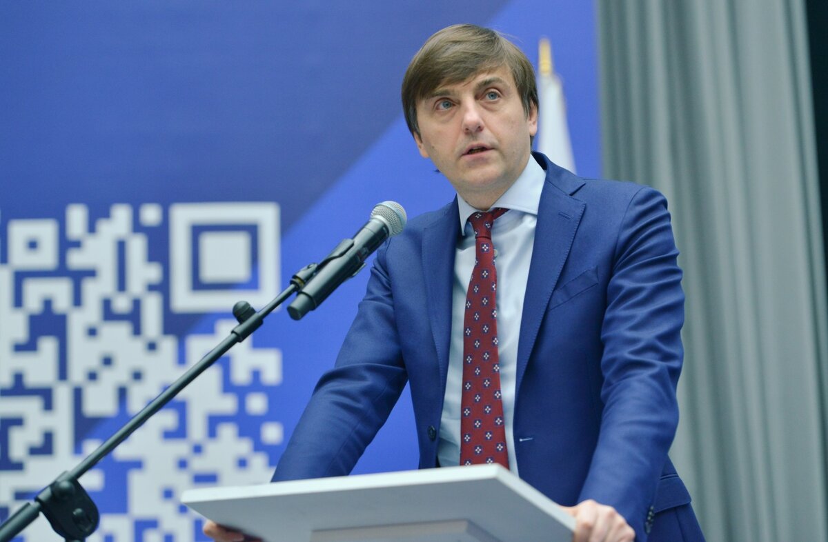 «Вот он, этот коварный тип гражданской наружности!» Источник фото: edu.gov.ru