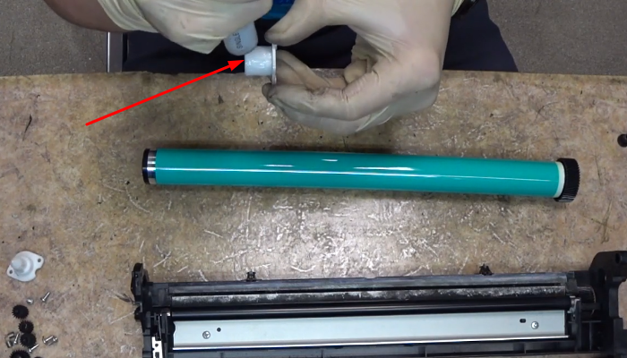 Фото 63. Крепление металлической, контактной пластины