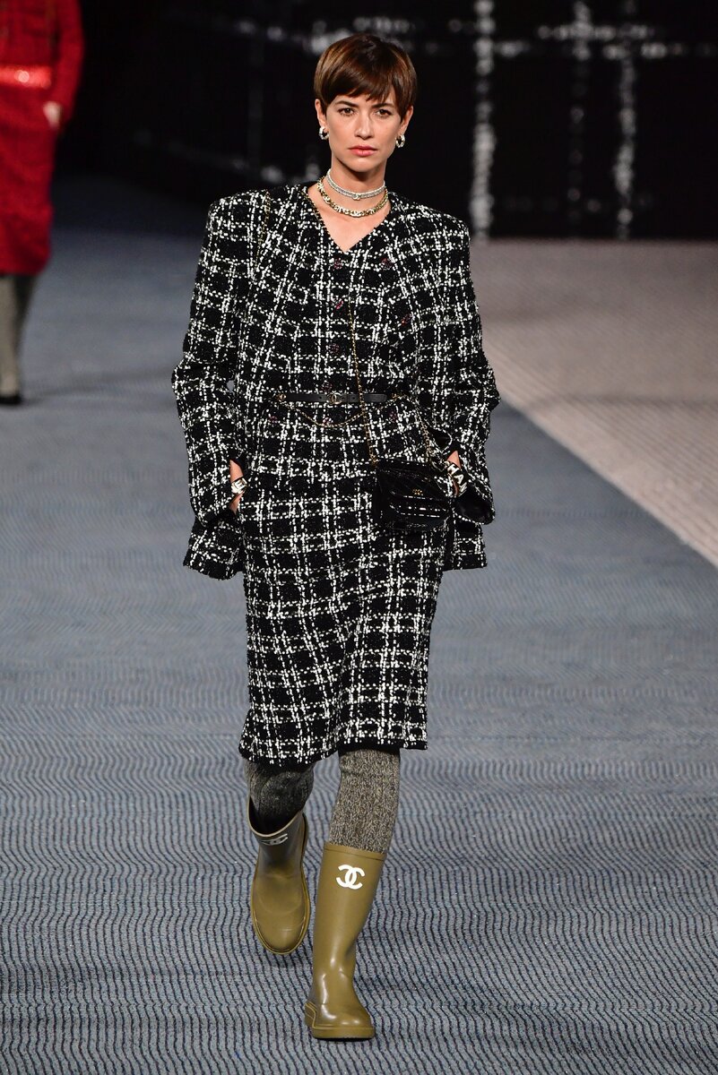     Chanel осень-зима 2022/23
