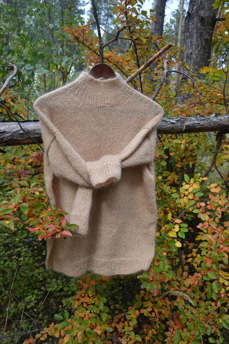 На теле полотно не просвечивает. На фото кажется иначе))