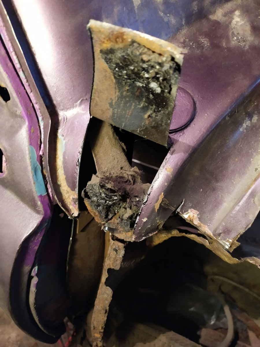 Крыло держалось на гудроне