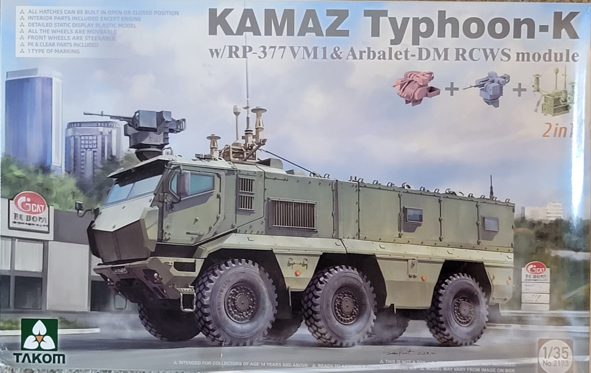 Начнем с того, что коробка БОЛЬШАЯ для комплекта в масштабе 1/35, и в ней есть отличные изображения автомобиля. Посмотрим, что внутри!! 