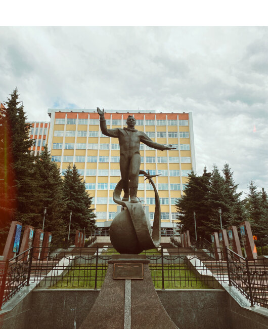  Памятник Юрию Гагарину в Ижевске. Фото: Елизавета Четверикова