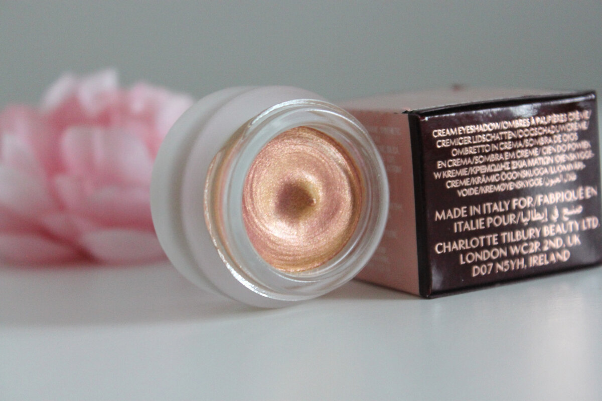 Charlotte Tilbury Eyes to Mesmerise Sunlit Glow.