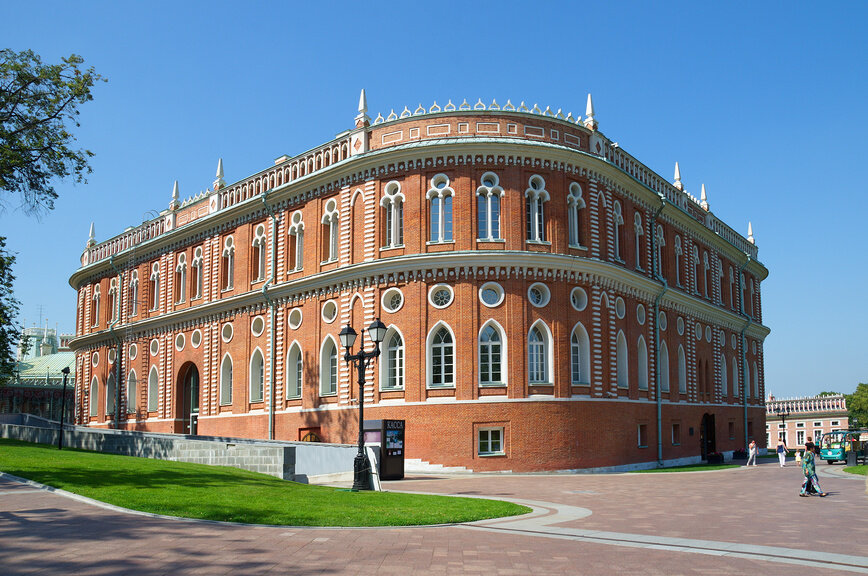 большой дворец и хлебный дом в царицыно. усадьба царицыно хлебный дом. царицыно хлебный дом зал. атриум хлебный дом царицыно. музей заповедник царицыно большой хлебный дворец.