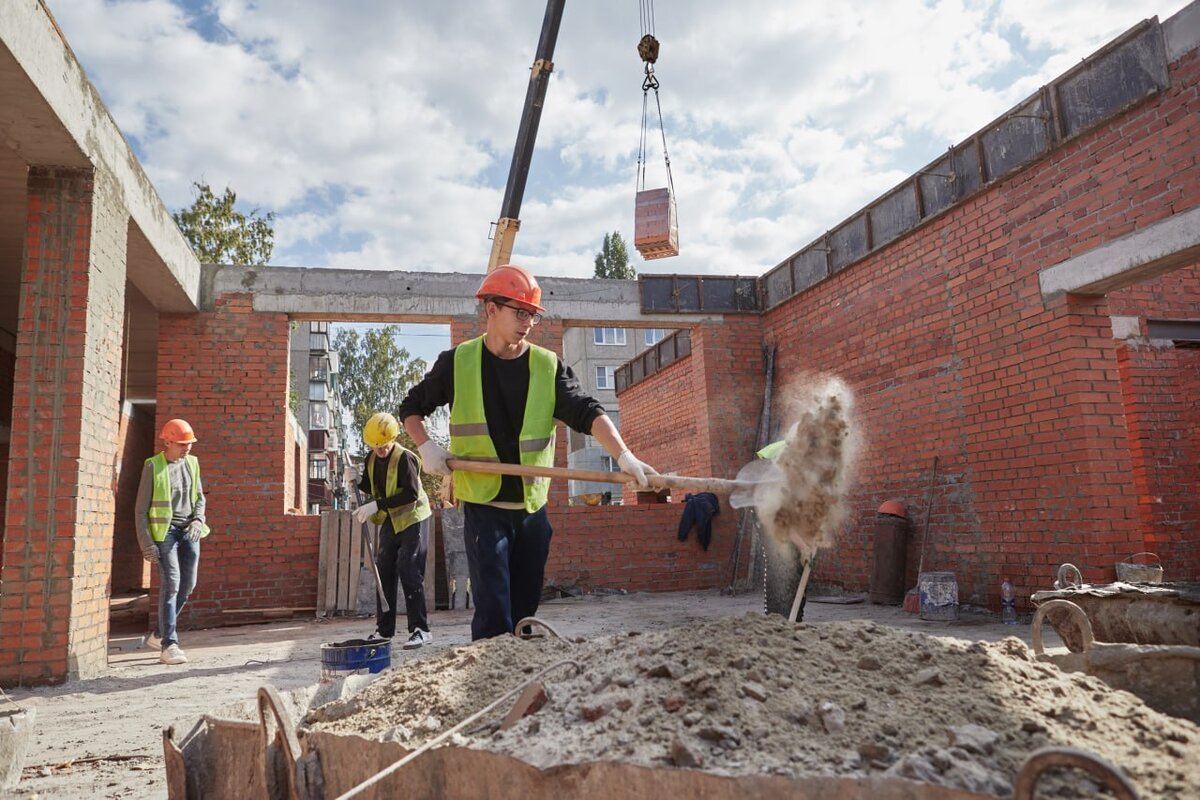    В школе №45 Курска строят двухэтажную пристройку