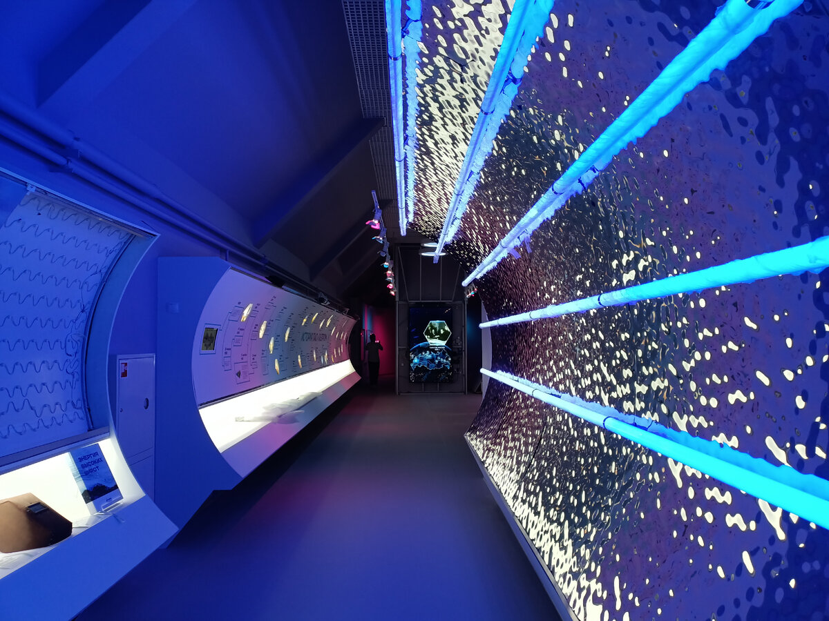 Коридор, создающий эффект потока энергии