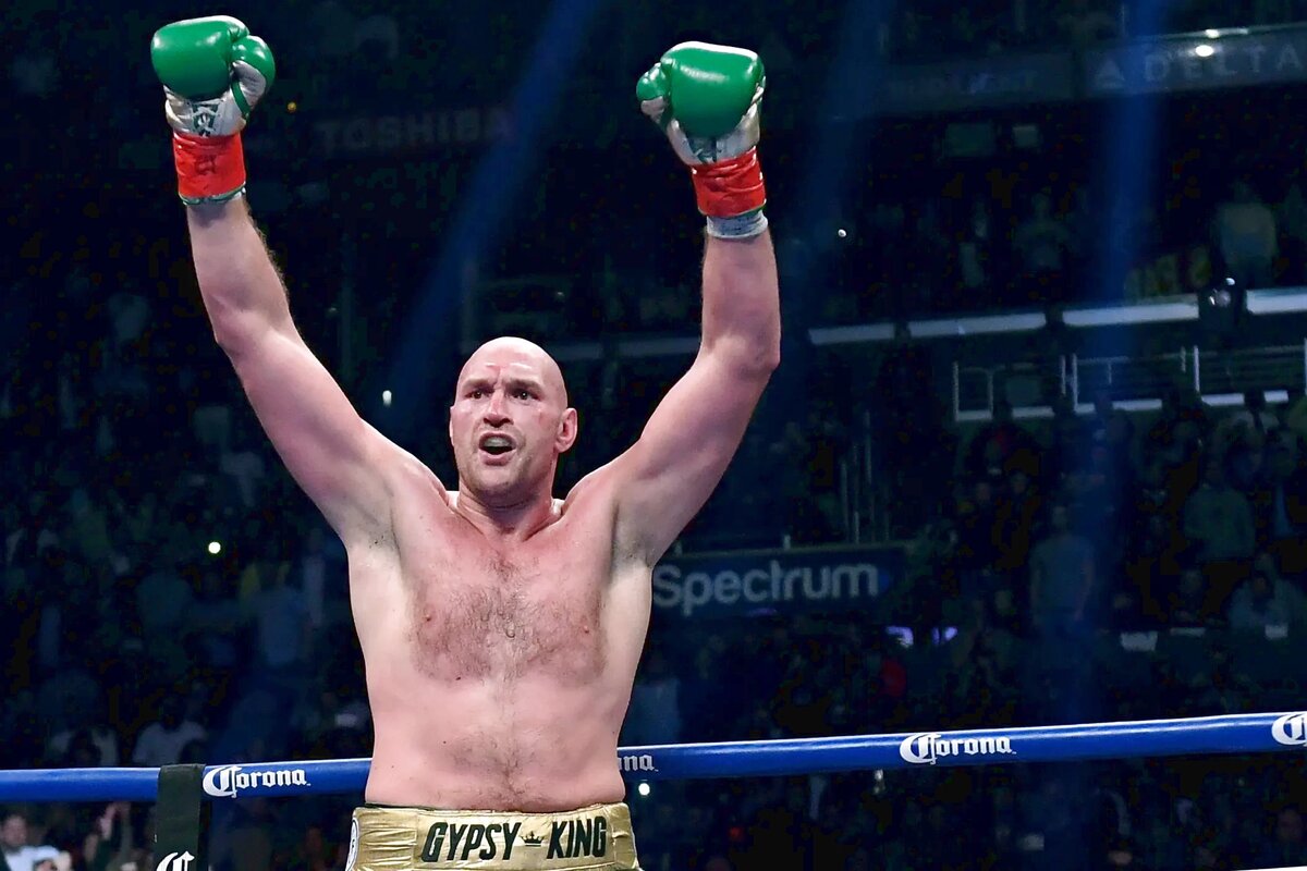 Британский чемпион мира в супертяжелом весе по версии (WBC) - Тайсон Фьюри